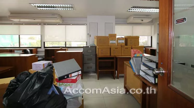 5  Office Space For Rent in Phaholyothin ,Bangkok BTS Ari at Thirapol Building AA14127
